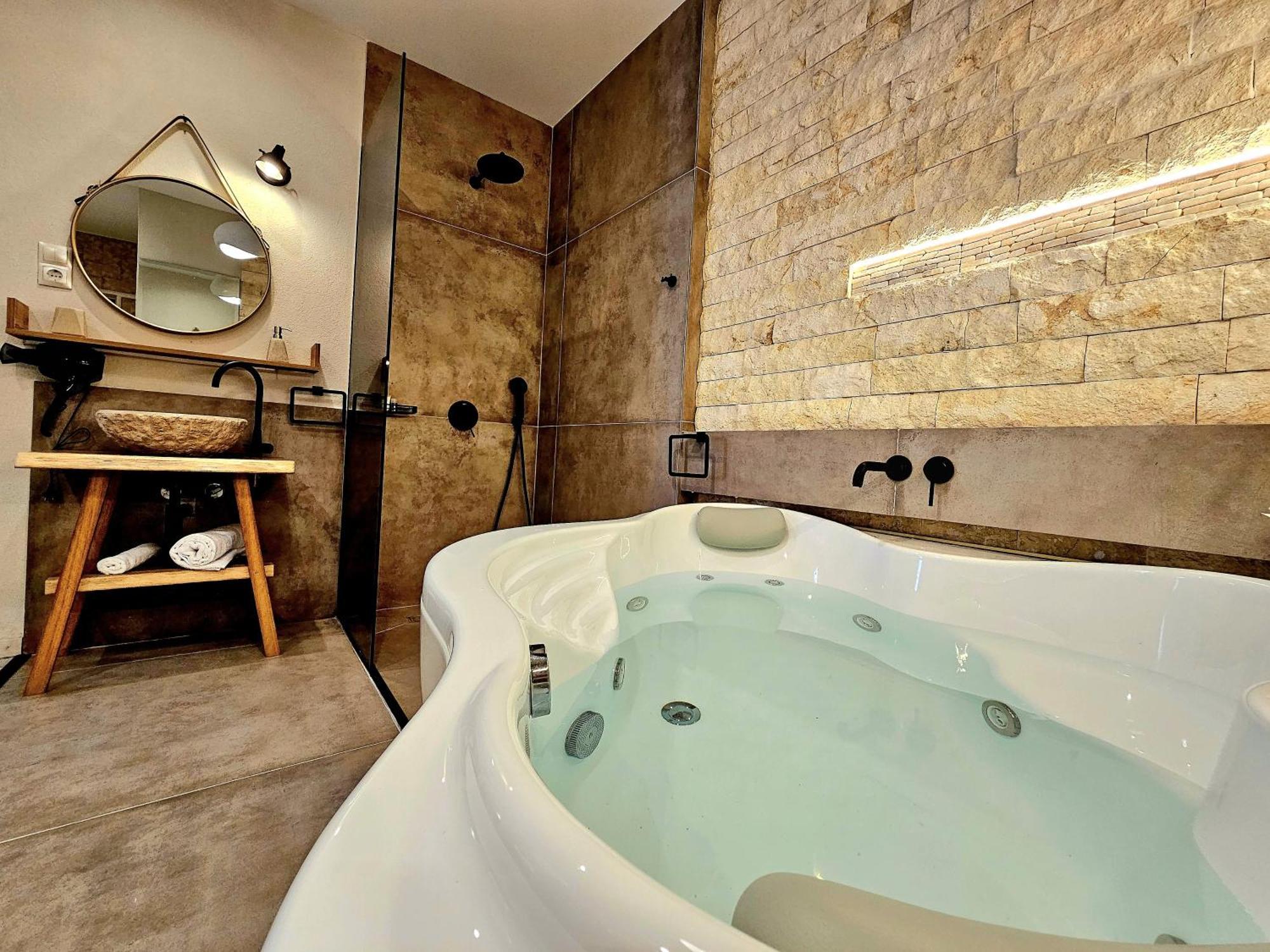Golden City Center Suites Rhodes City Екстер'єр фото