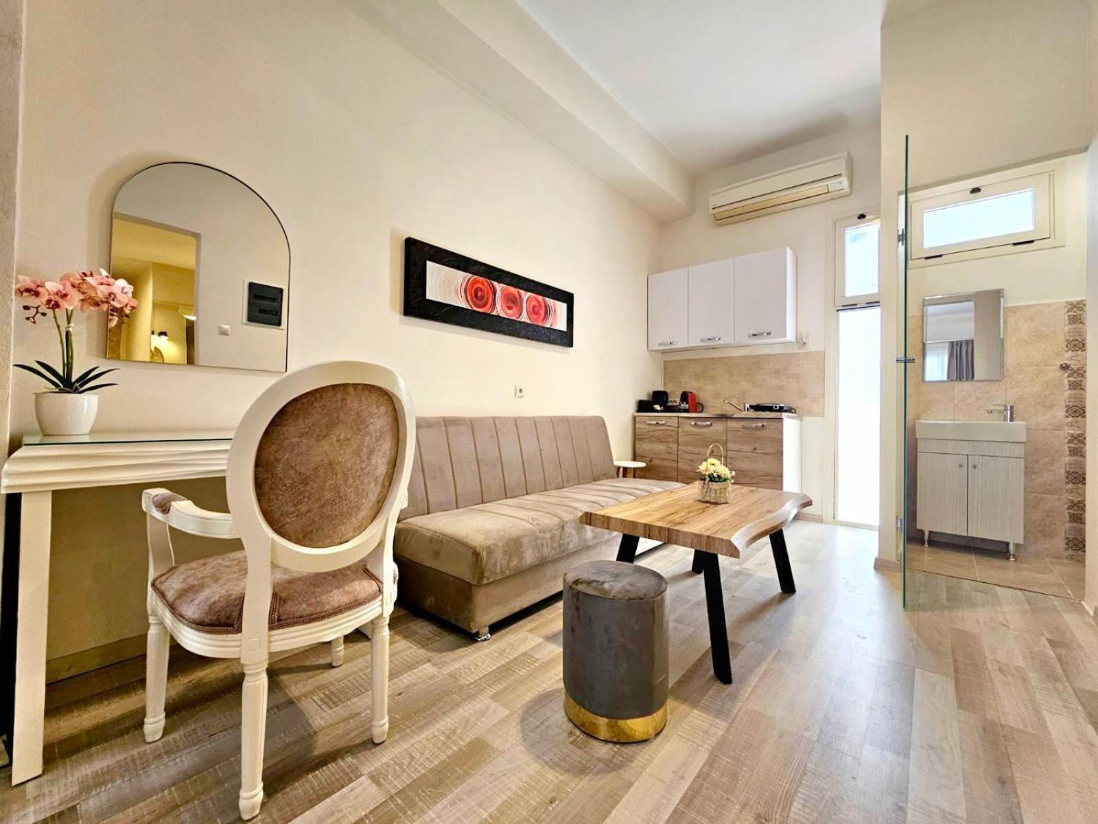 Golden City Center Suites Rhodes City Екстер'єр фото